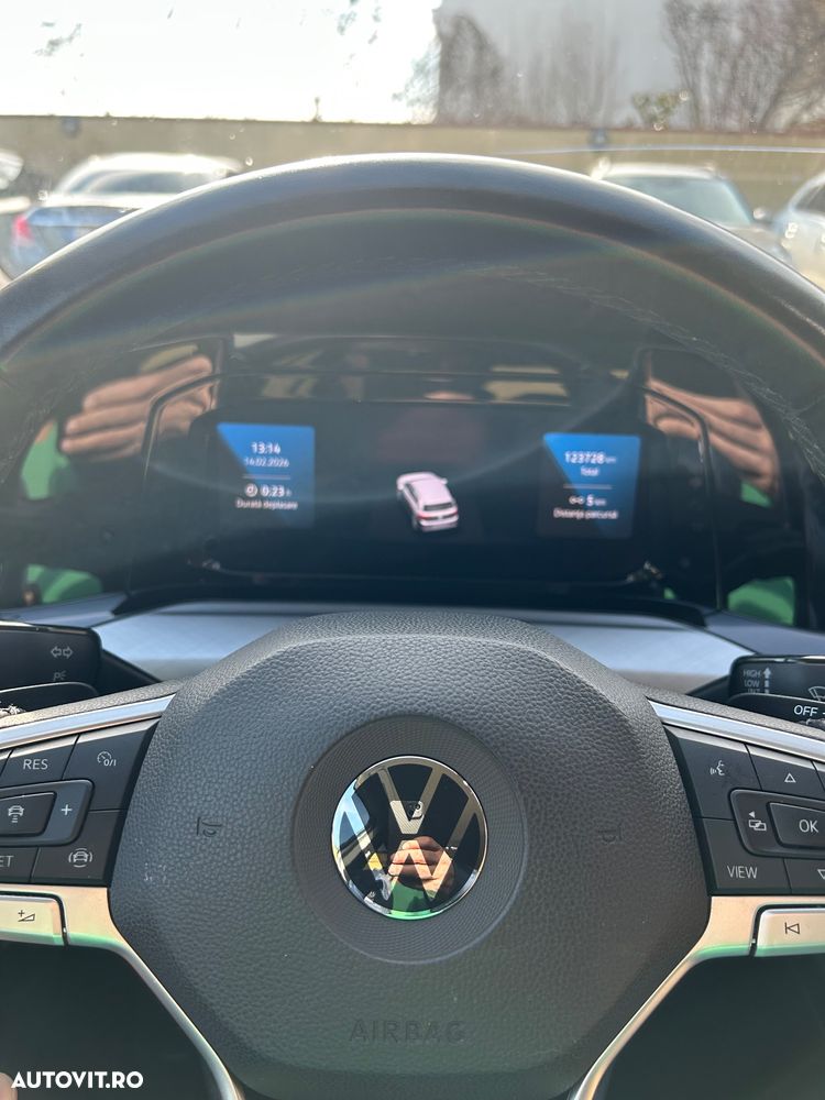 Volkswagen Golf - 9