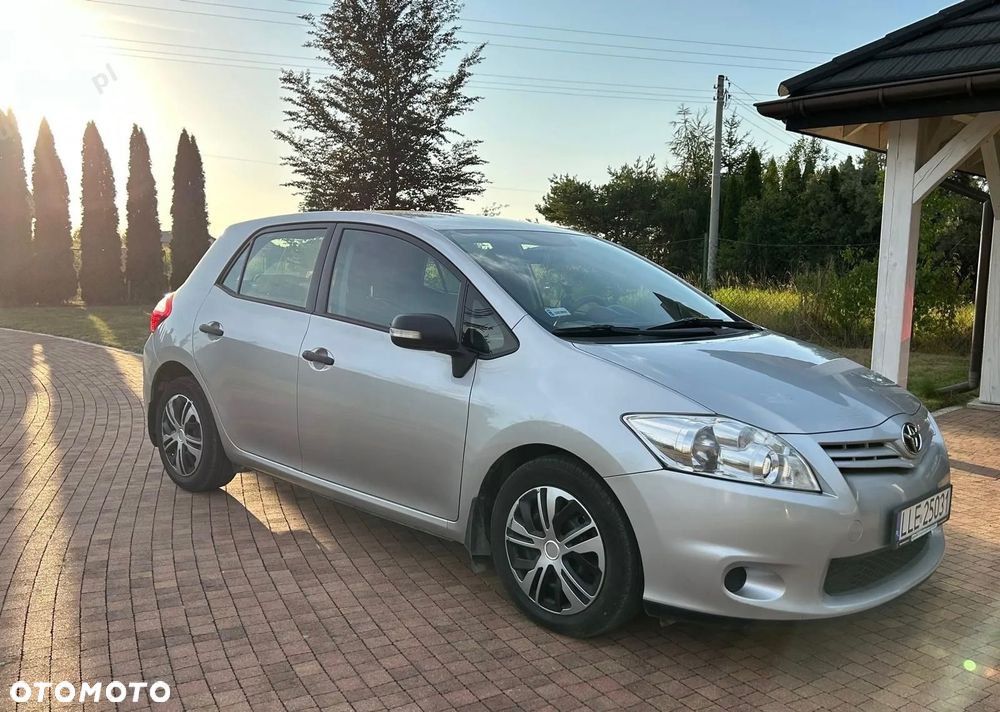 Toyota Auris - 1