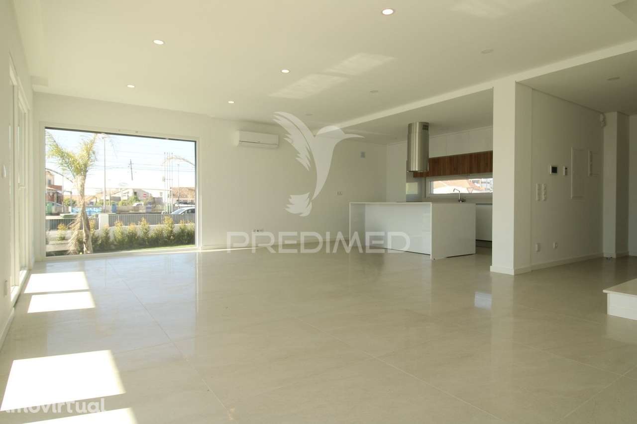 Moradia T3+1, Charneca de Caparica - Grande imagem: 5/23