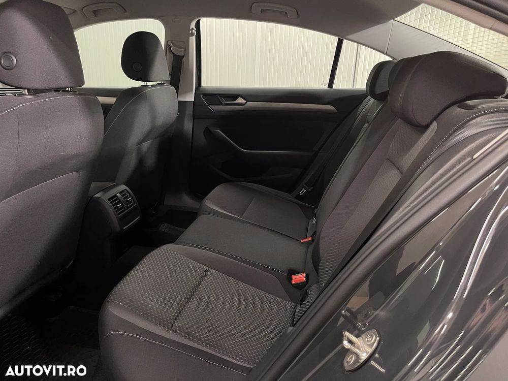 Volkswagen Passat 1.5 TSI ACT Advance - 12