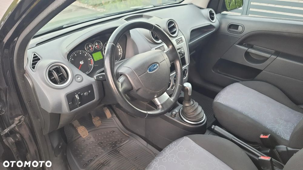 Ford Fiesta - 15