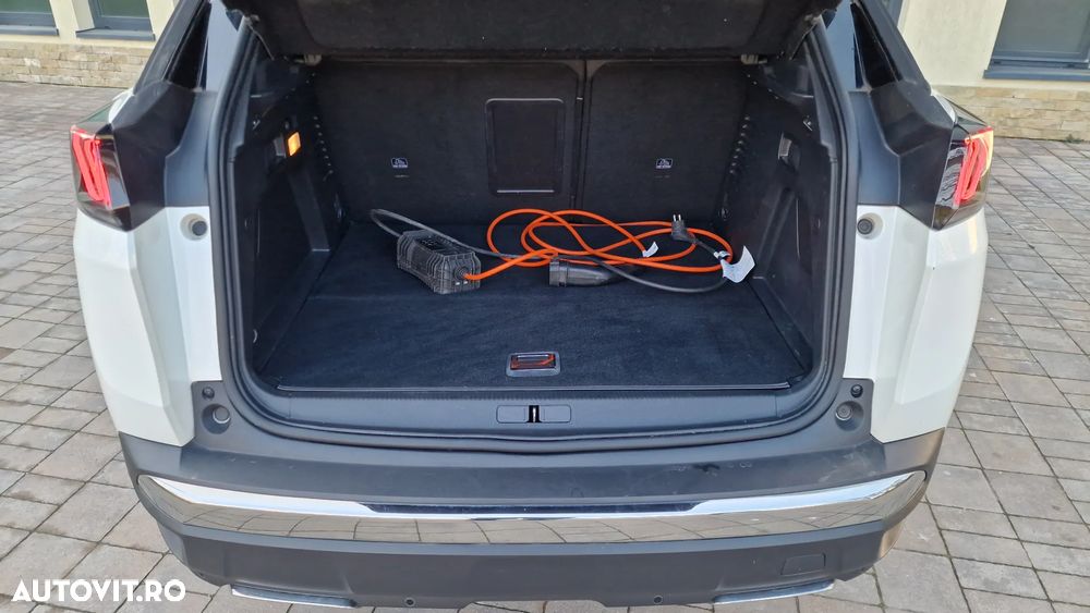 Peugeot 3008 PHEV 300 EAT8 4X4 GT - 32