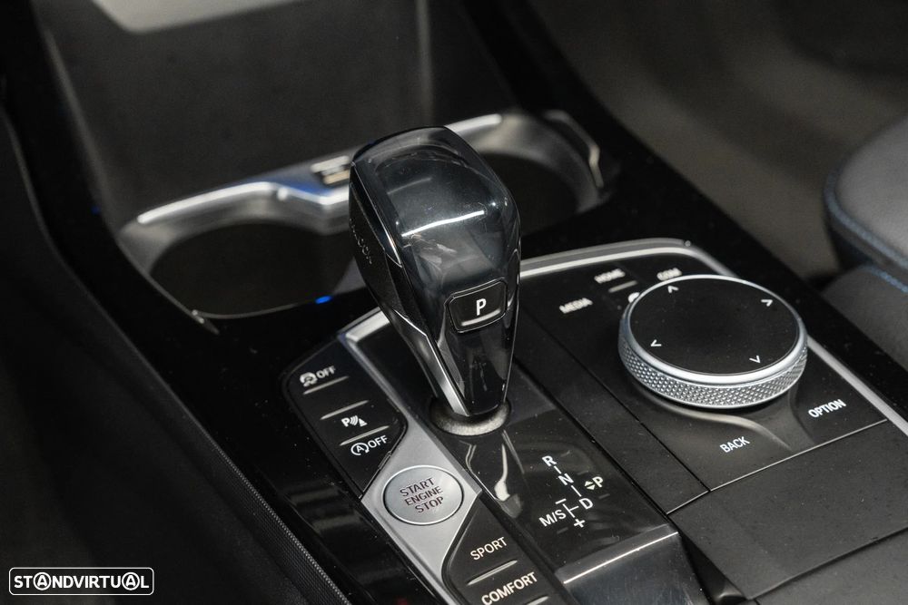 BMW 118 i Pack Desportivo M Auto - 17