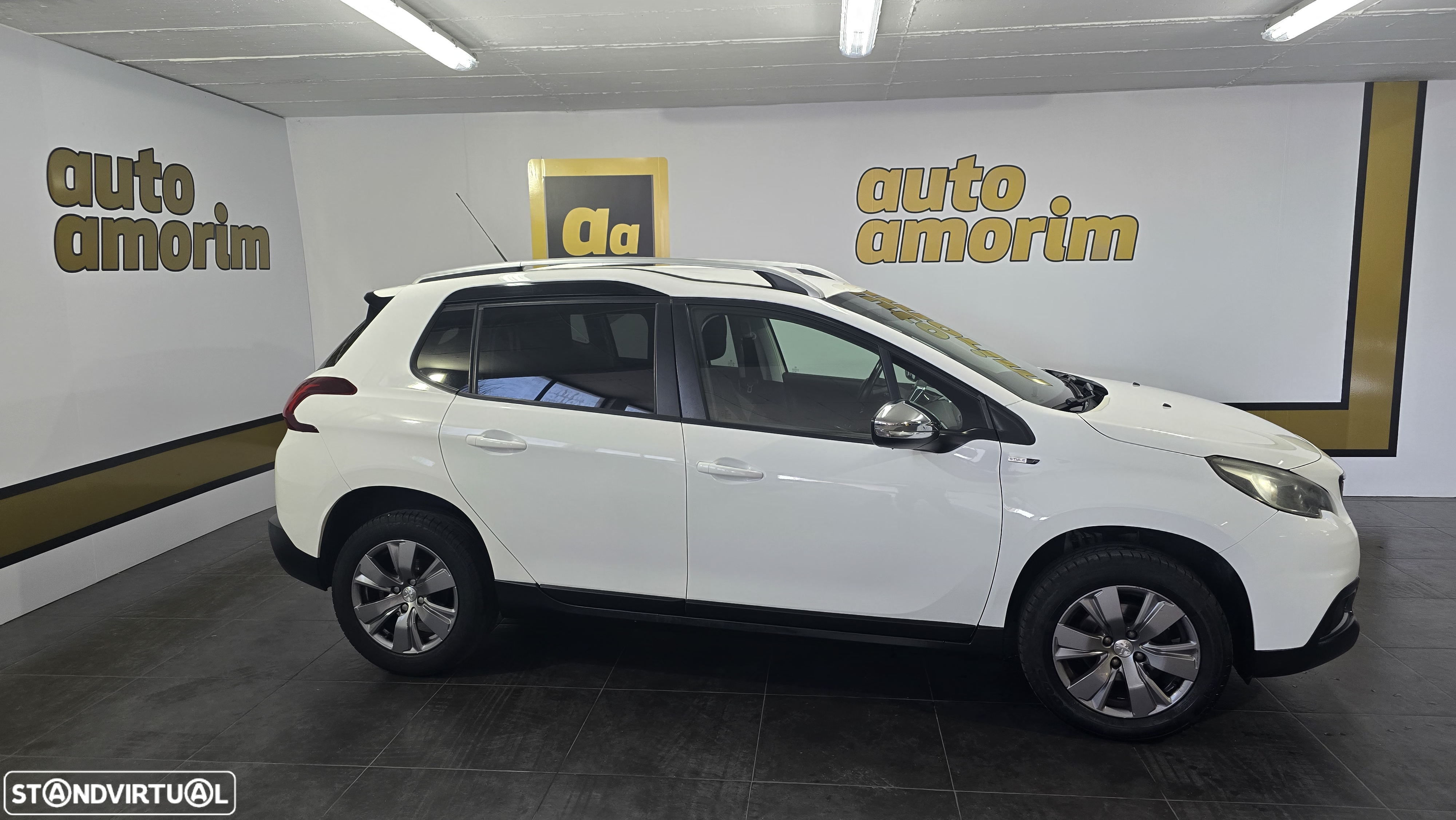Peugeot 2008 1.2 PureTech Style - 4
