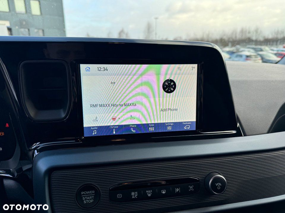 Ford Transit Courier - 11