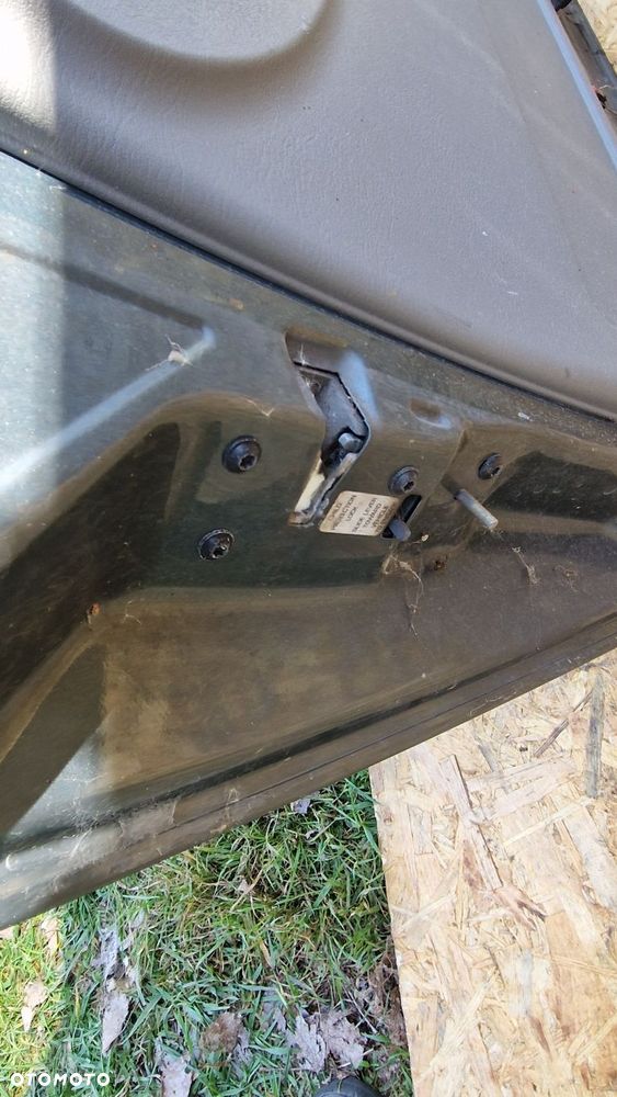 CHRYSLER VOYAGER DRZWI TYŁ TYLNE LEWE LEWA KOD LAK. - 9