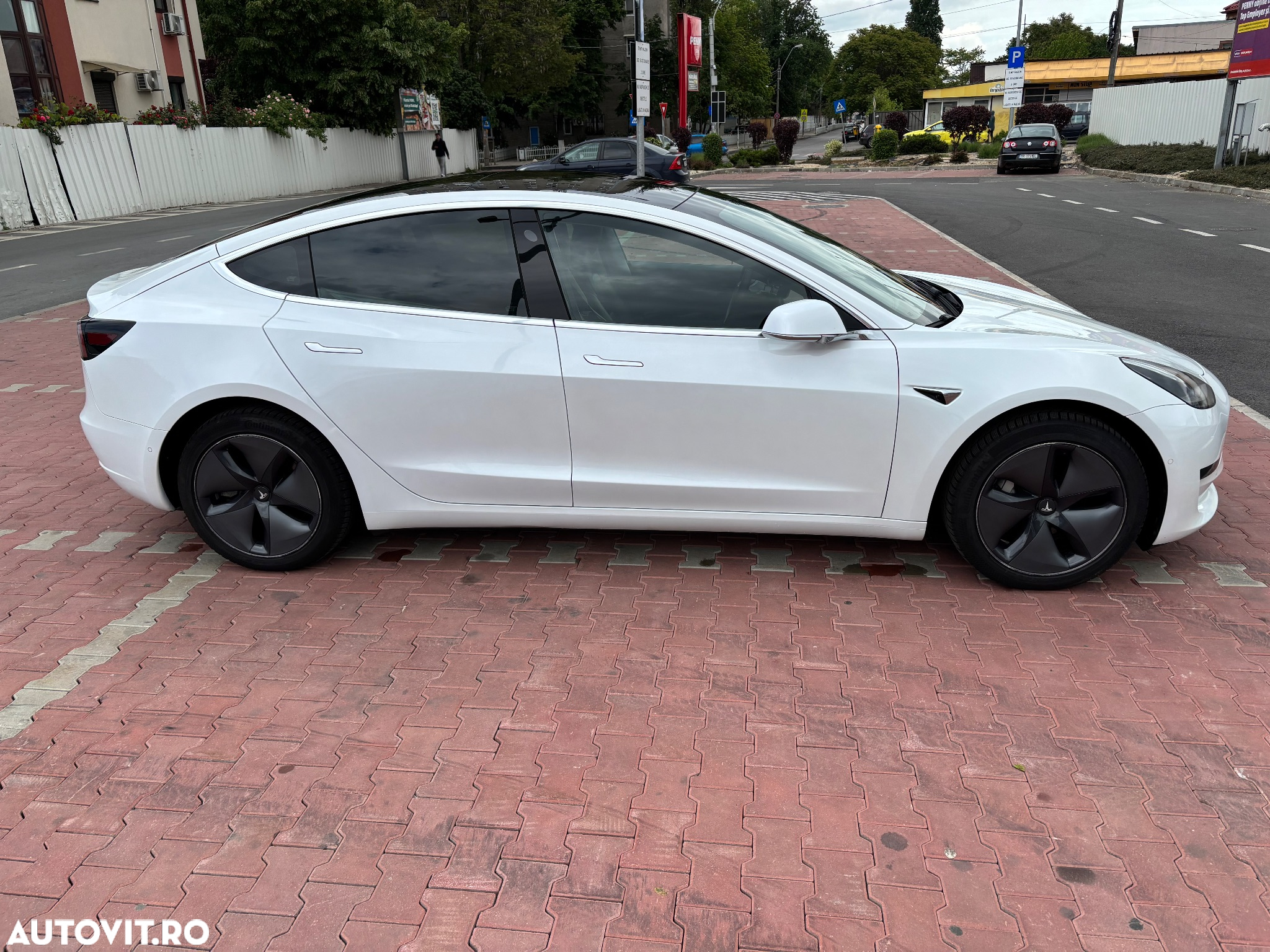 Tesla Model 3 - 16
