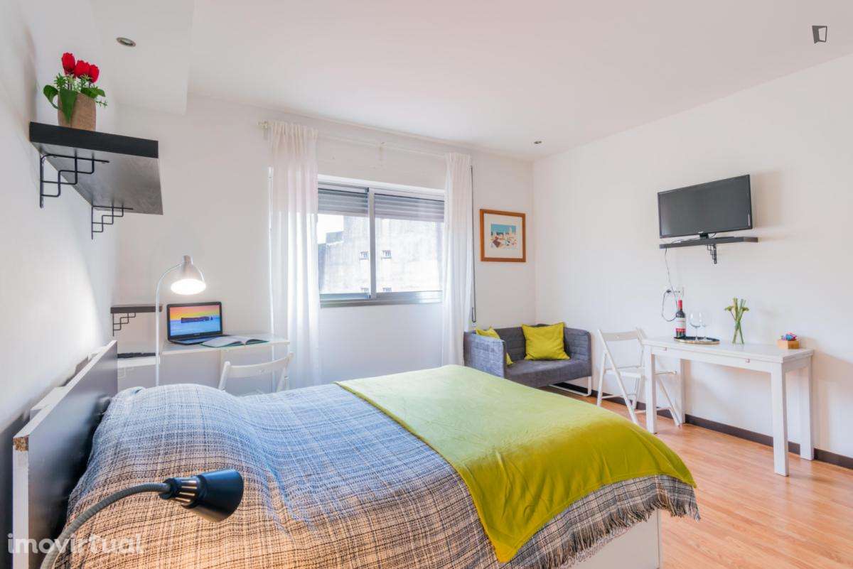 Estúdio - localizado em Baixa Coimbra - Grande imagem: 4/15