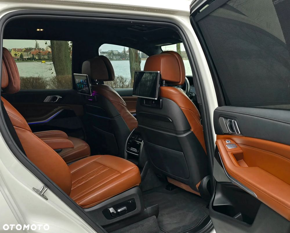 BMW X7 xDrive40i - 12