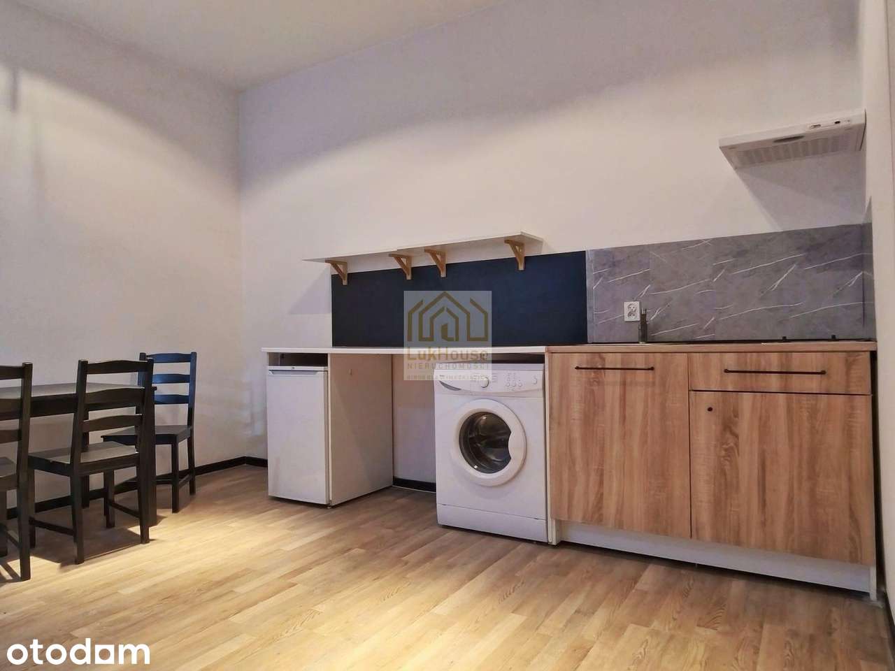 PRZESTRONNA KAWALERKA W CENTRUM BYTOMIA - 50,40M2 - Pełny obrazek: 5/11