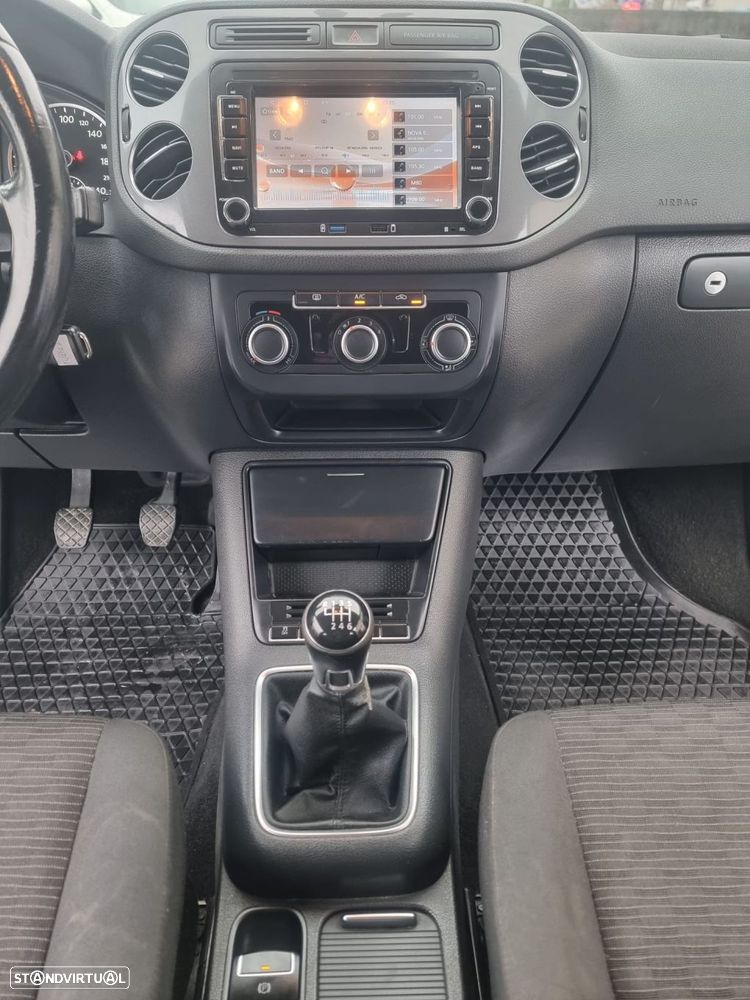VW Tiguan 2.0 TDi Sport BlueMotion - 11