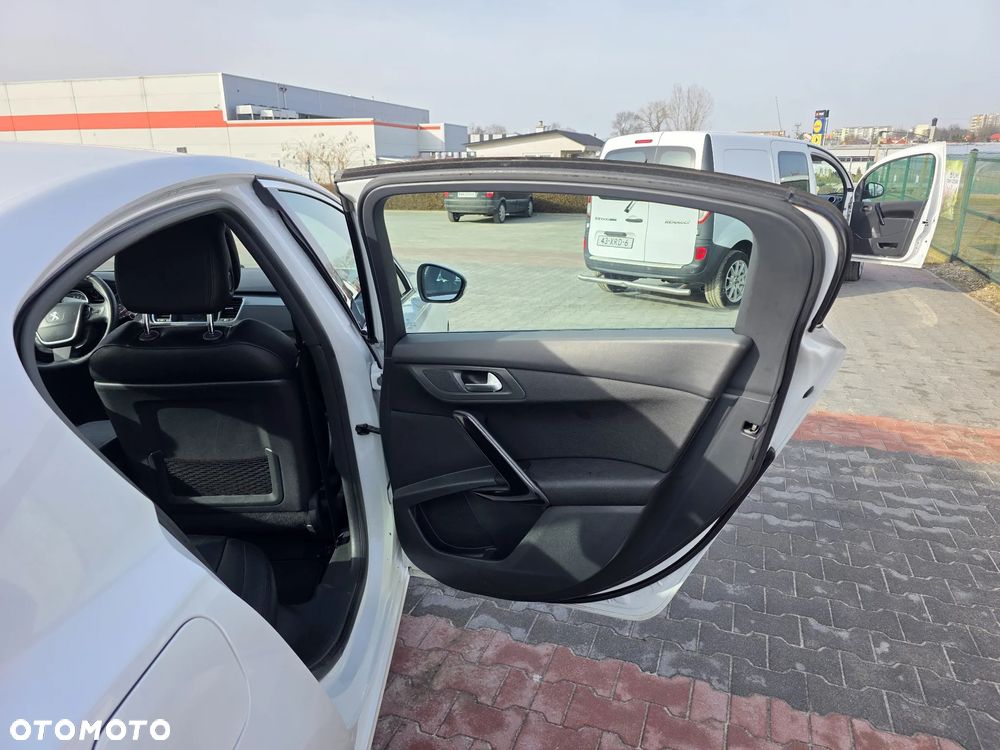 Peugeot 508 RXH 2.0 HDi HYbrid4 - 13