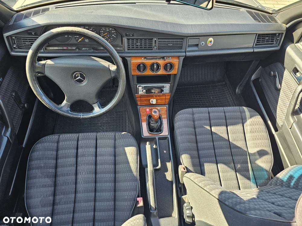 Mercedes-Benz W201 (190) - 37