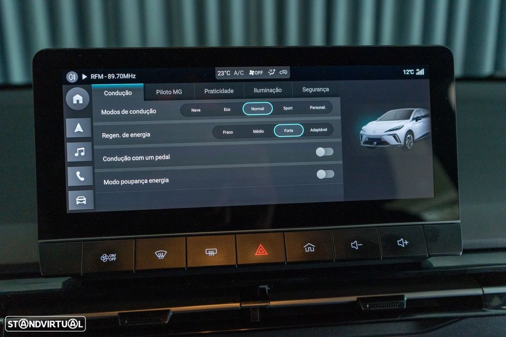 MG MG4 64 kWh Luxury - 33