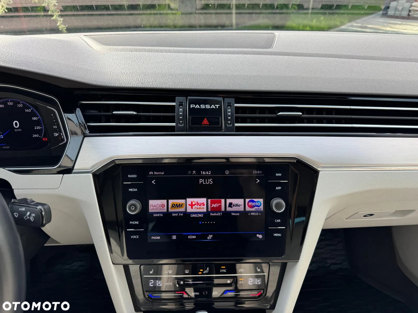 Volkswagen Passat 2.0 TSI Elegance DSG - 23