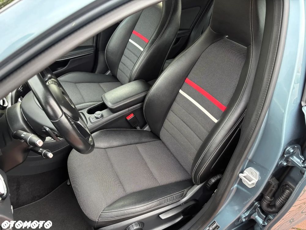 Mercedes-Benz Klasa A 180 (BlueEFFICIENCY) 7G-DCT Urban - 14