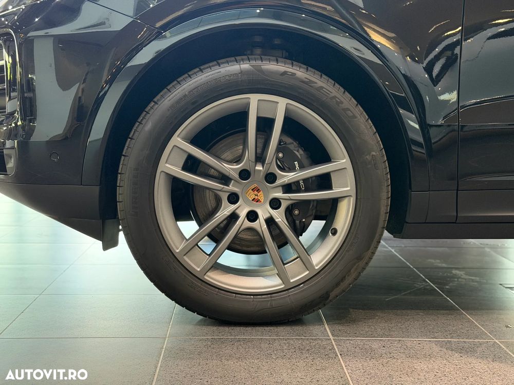 Porsche Cayenne Standard - 12
