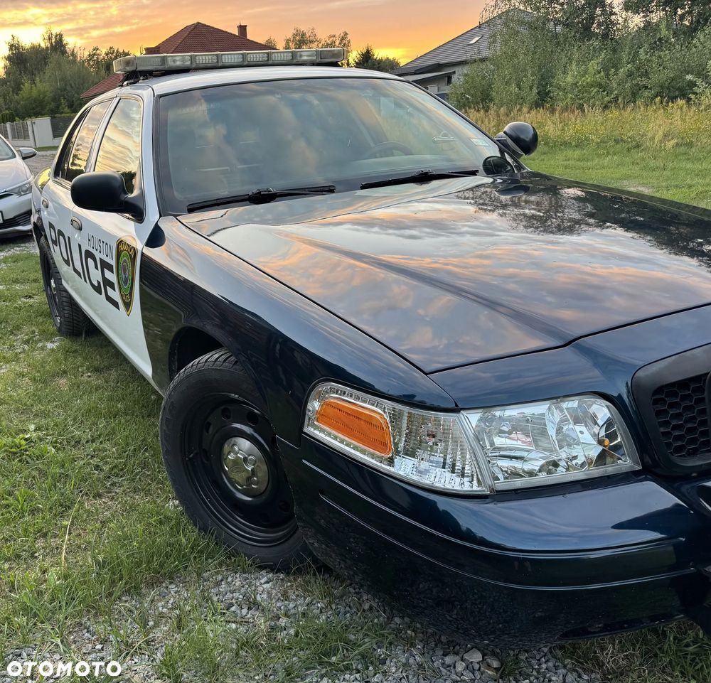 Ford Crown - 15