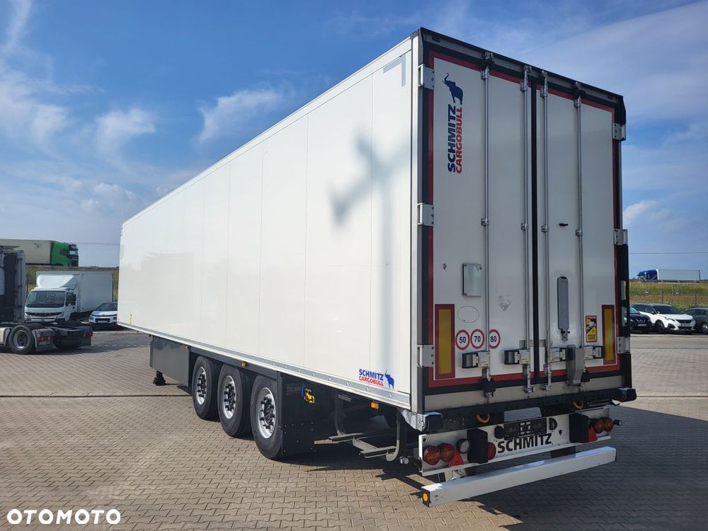 Schmitz Cargobull ThermoKing SLXi300; Dopplestock; Uchwyty promowe, Paleciara - 3