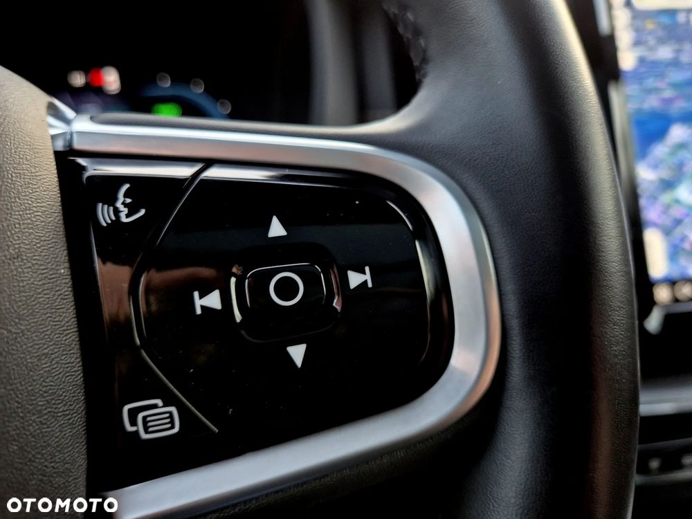 Volvo XC 60 T6 Plug-In Hybrid AWD Plus Dark - 17