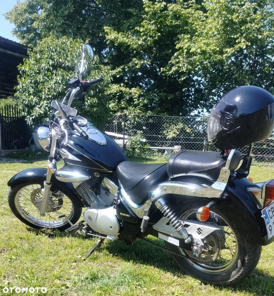 Suzuki Intruder - 1