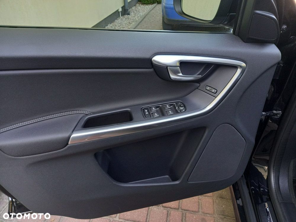 Volvo XC 60 D4 Drive-E Momentum - 31