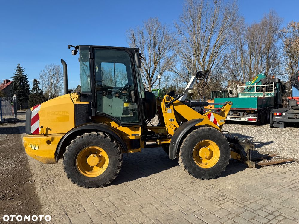 Caterpillar 908M - 2