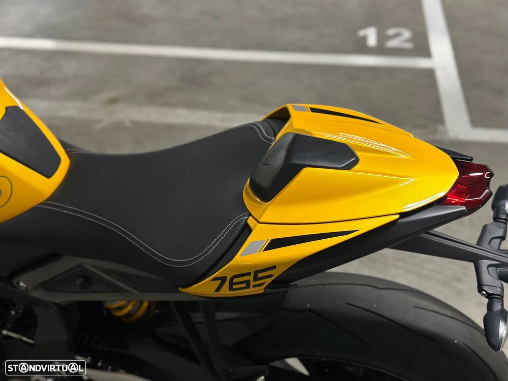 Triumph Street Triple RS - 11