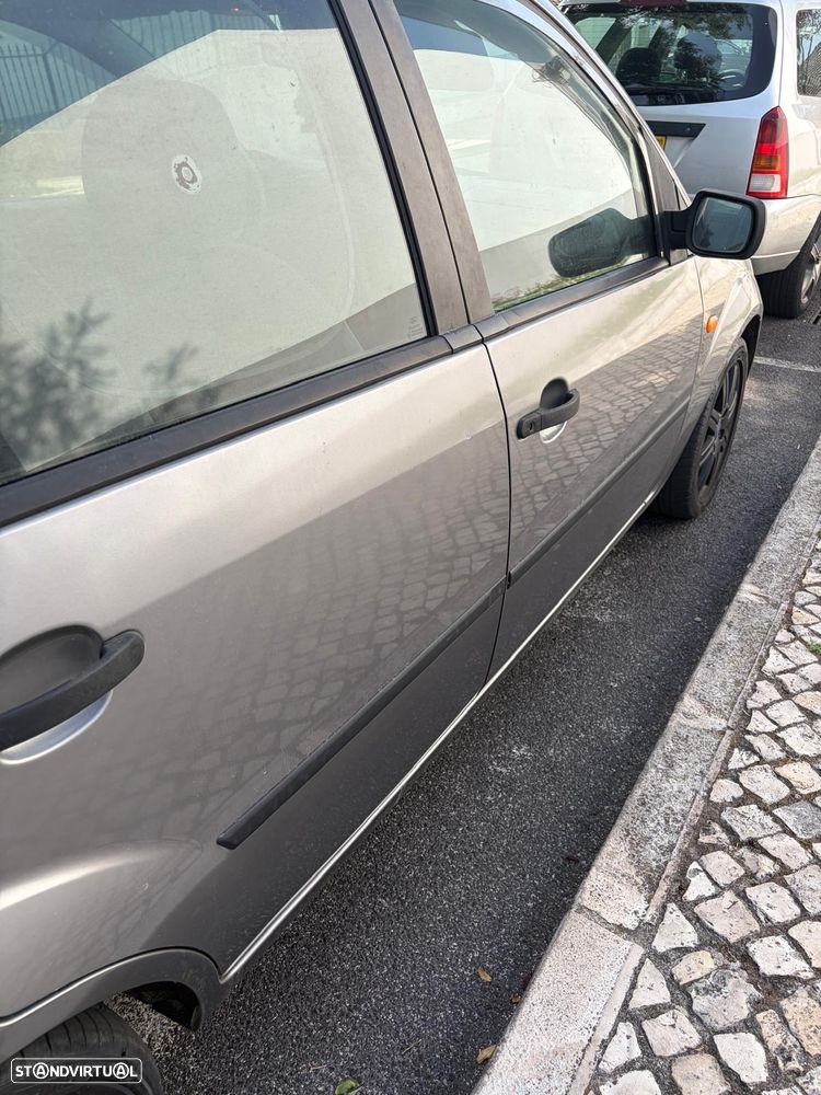 Ford Fiesta 1.4 Ghia - 2