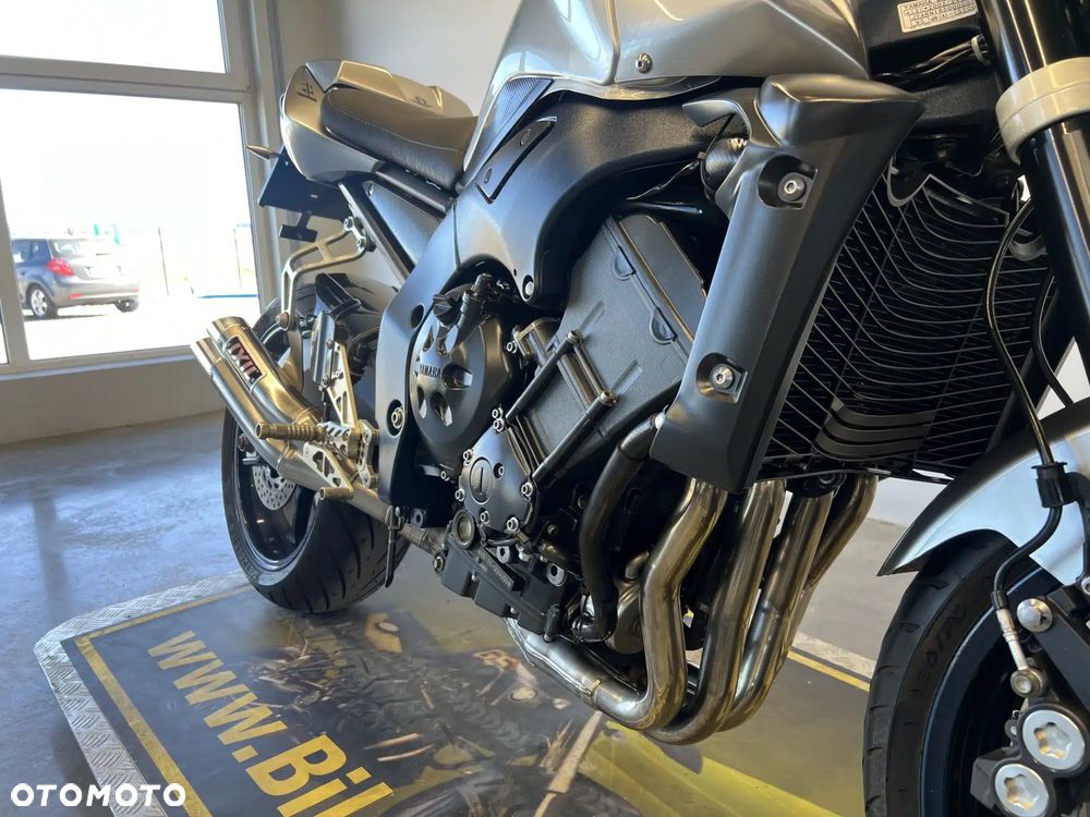 Yamaha FZ - 22