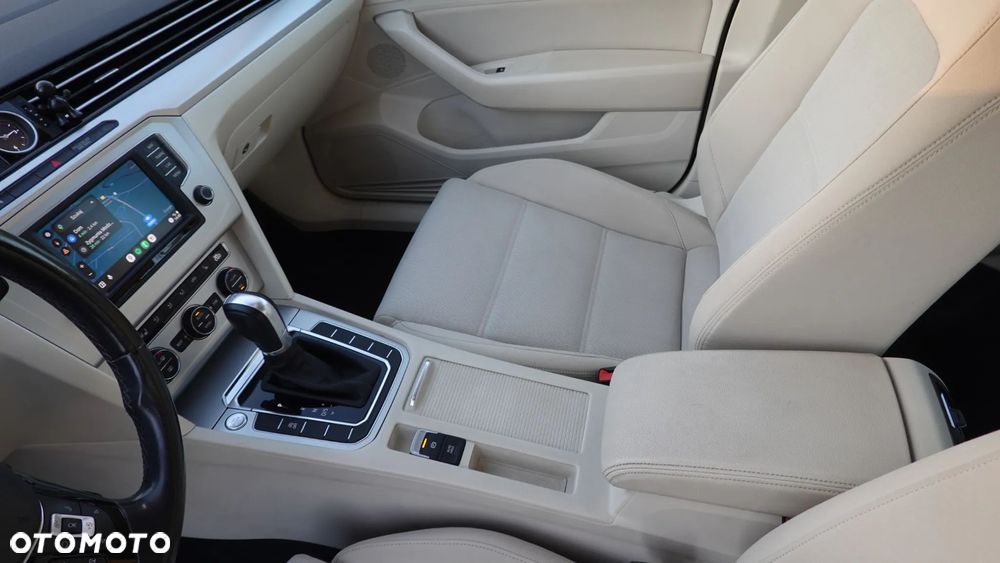 Volkswagen Passat 2.0 TDI BMT Comfortline DSG - 9