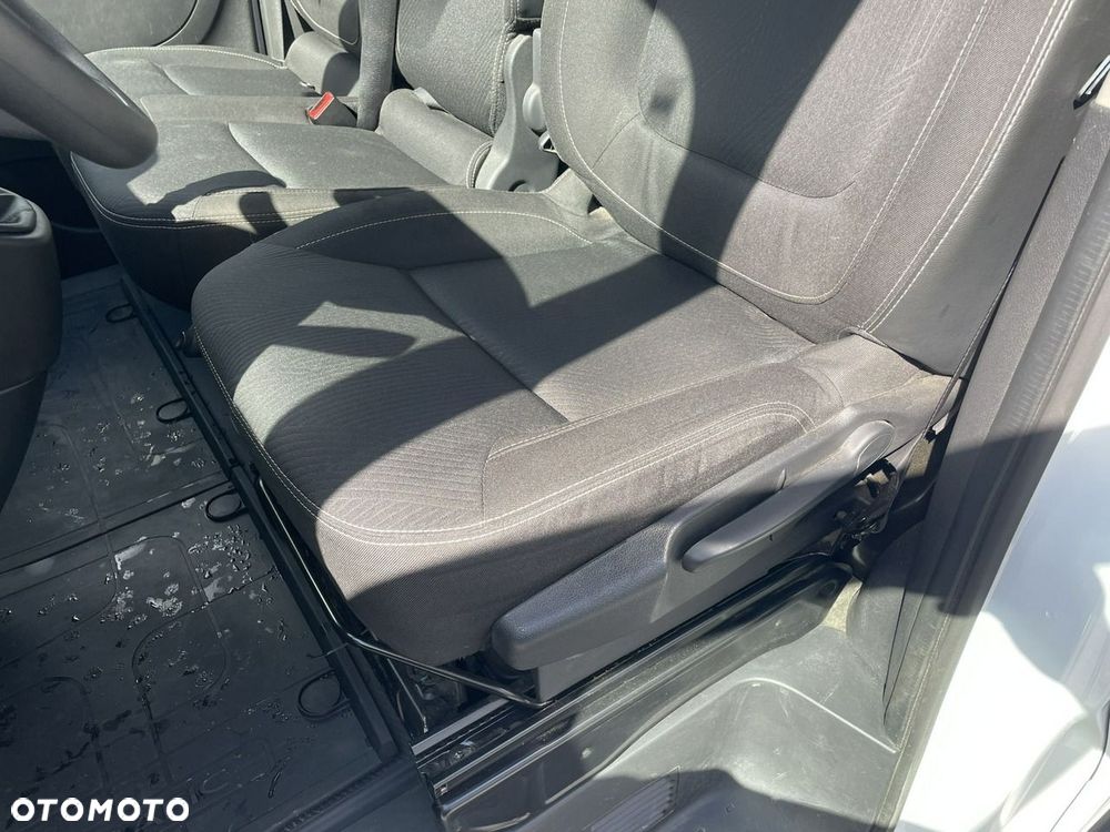 Renault Trafic - 12