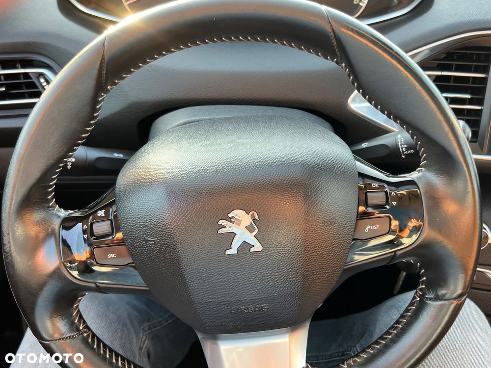 Peugeot 308 1.2 PureTech GPF Allure Pack S&S - 8