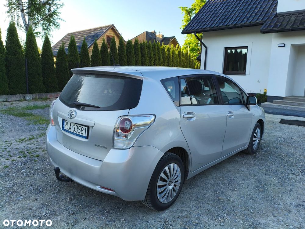 Toyota Verso 2.0 D-4D Premium - 4