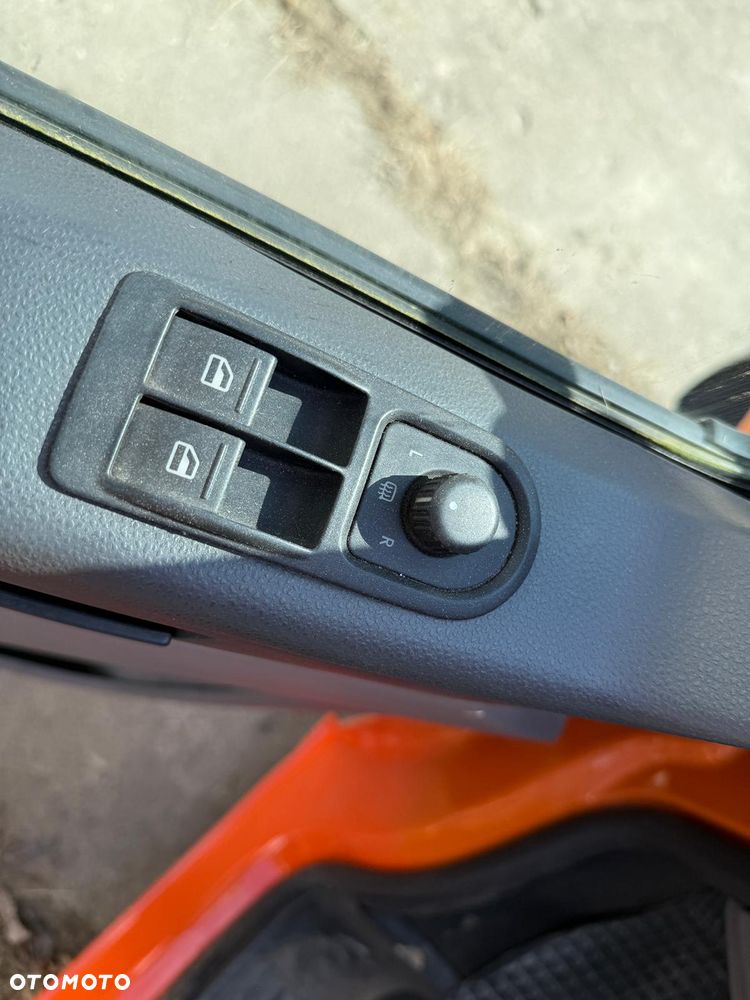 Volkswagen TRANSPORTER T5 - 13