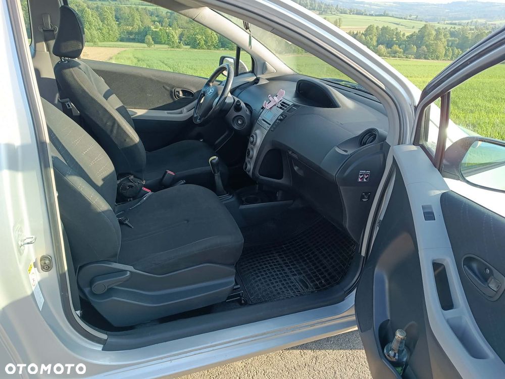 Toyota Yaris - 7