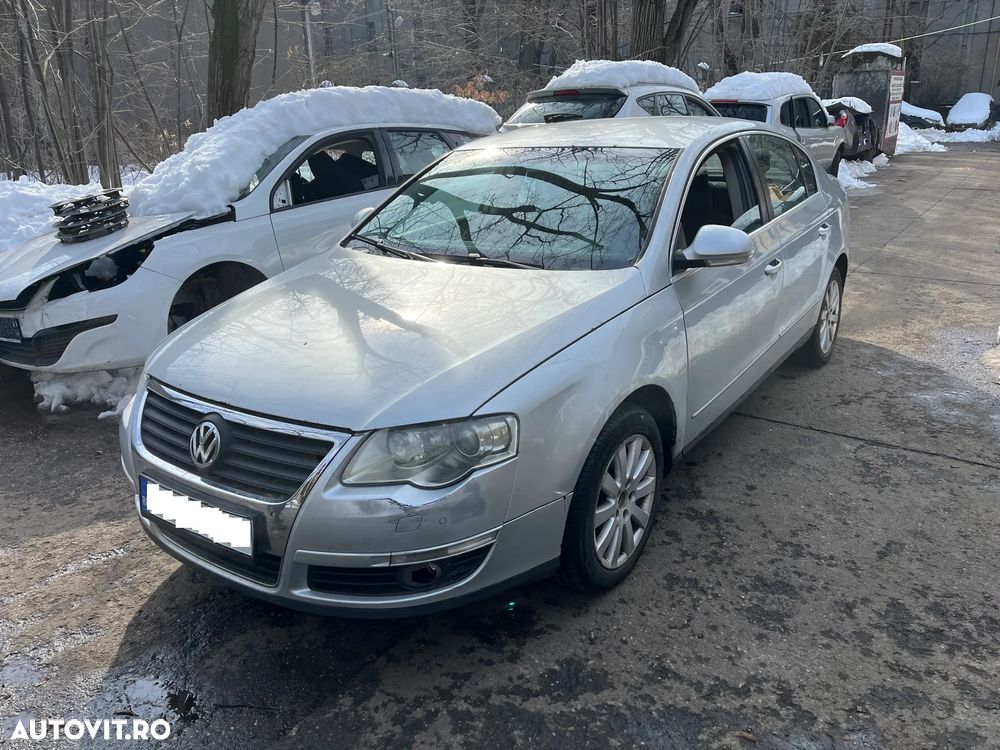 Dezmembrez VW Volkswagen Passat B6 4 motion berlina 2.0 BKP 140CP gri argintiu LA7W xenon - 2