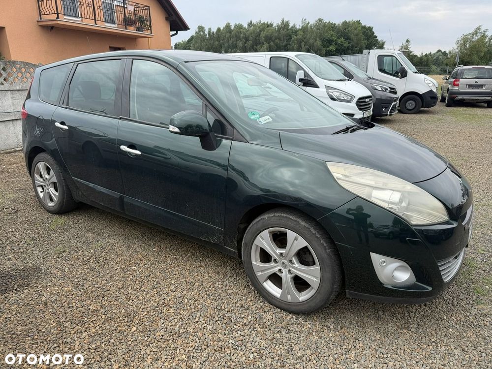 Renault Grand Scenic - 11
