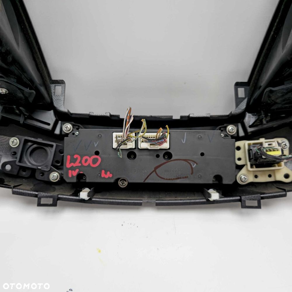 mitsubishi l200 iv 4 2.5 did panel nawiewu klimatyzacji ramka - 3