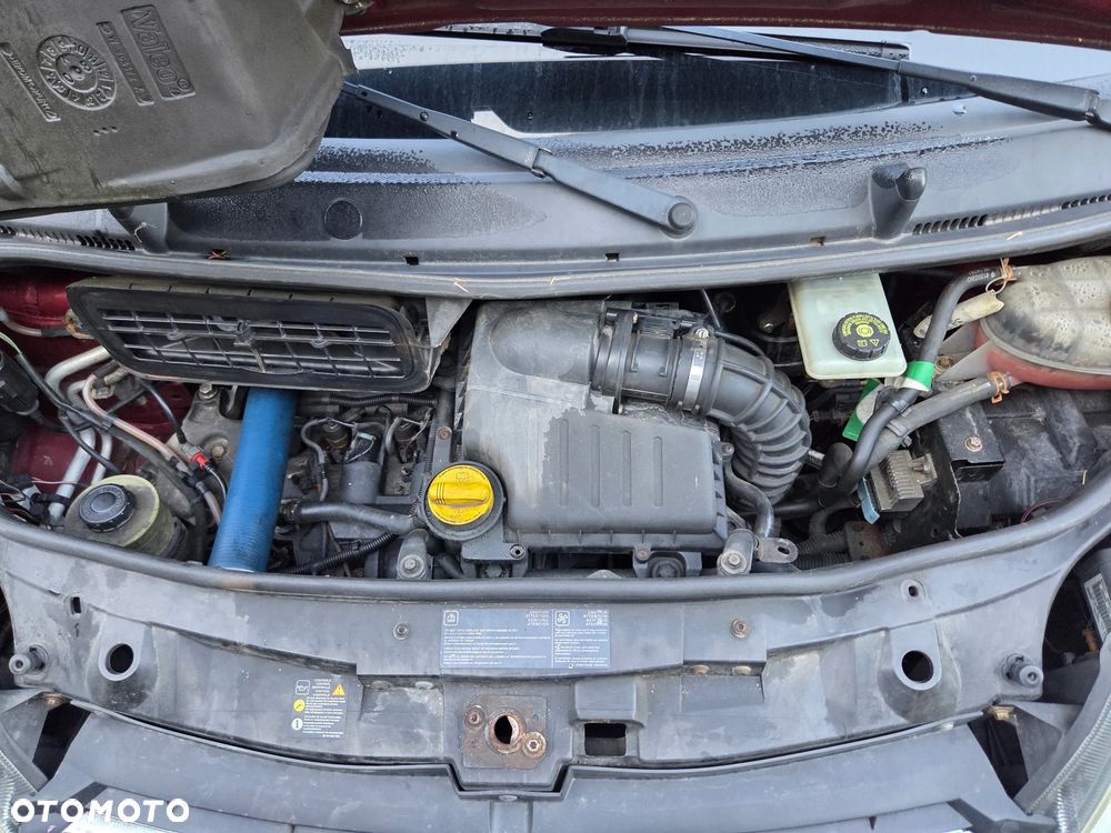Opel Vivaro 2.5 CDTI - 26