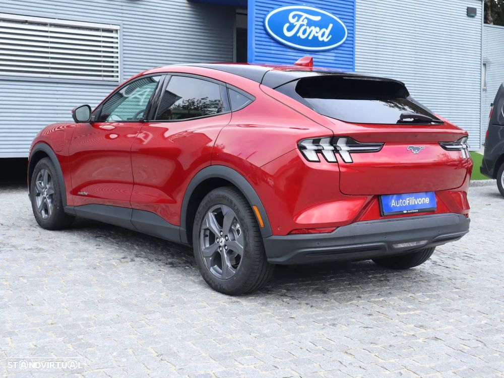 Ford Mustang Mach-E 75.7 kWh Base - 18