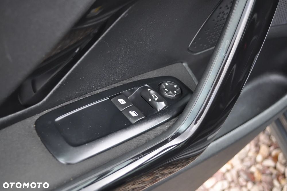 Peugeot 208 1.2 VTi Allure - 19