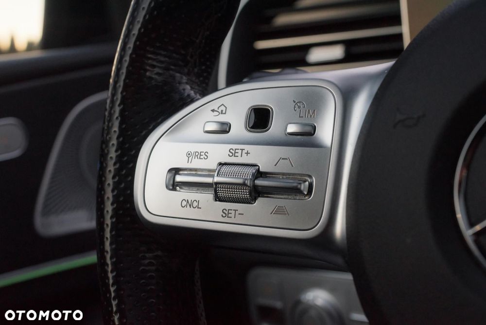 Mercedes-Benz GLS - 26