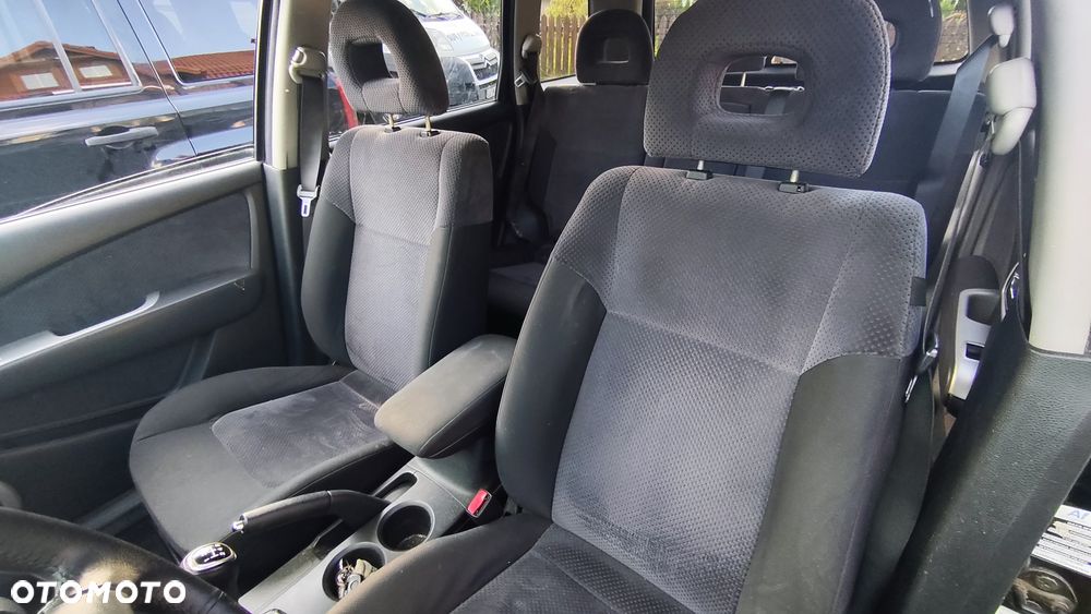 Mitsubishi Outlander - 7