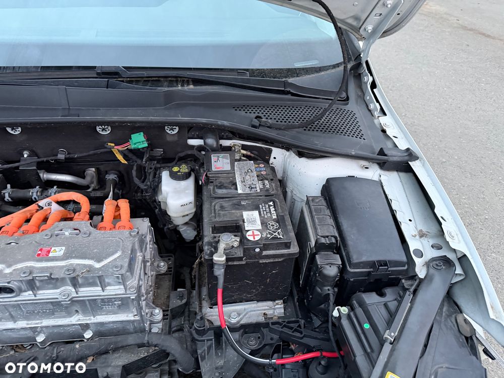 Volkswagen Golf e-Golf - 32