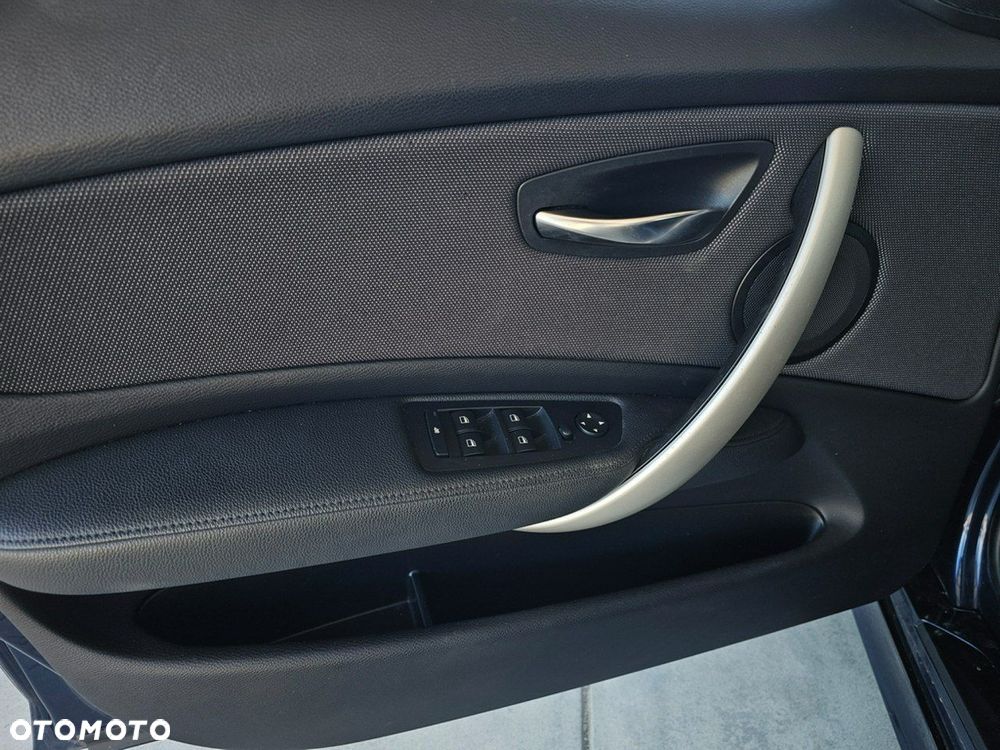 BMW Seria 1 120i - 11