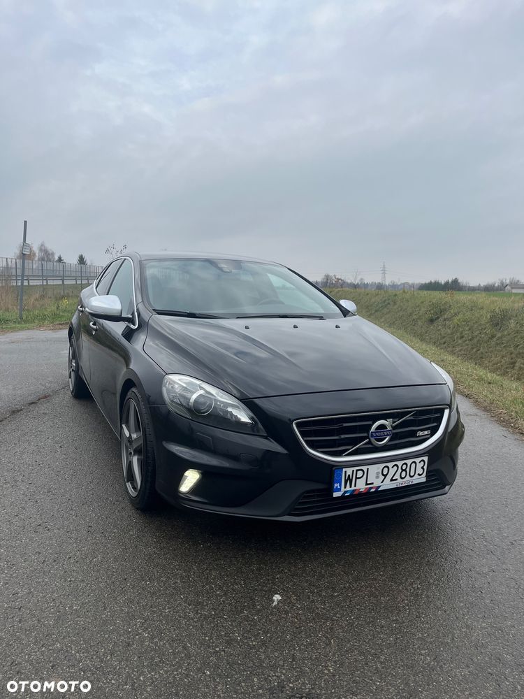 Volvo V40 D2 R-Design - 3