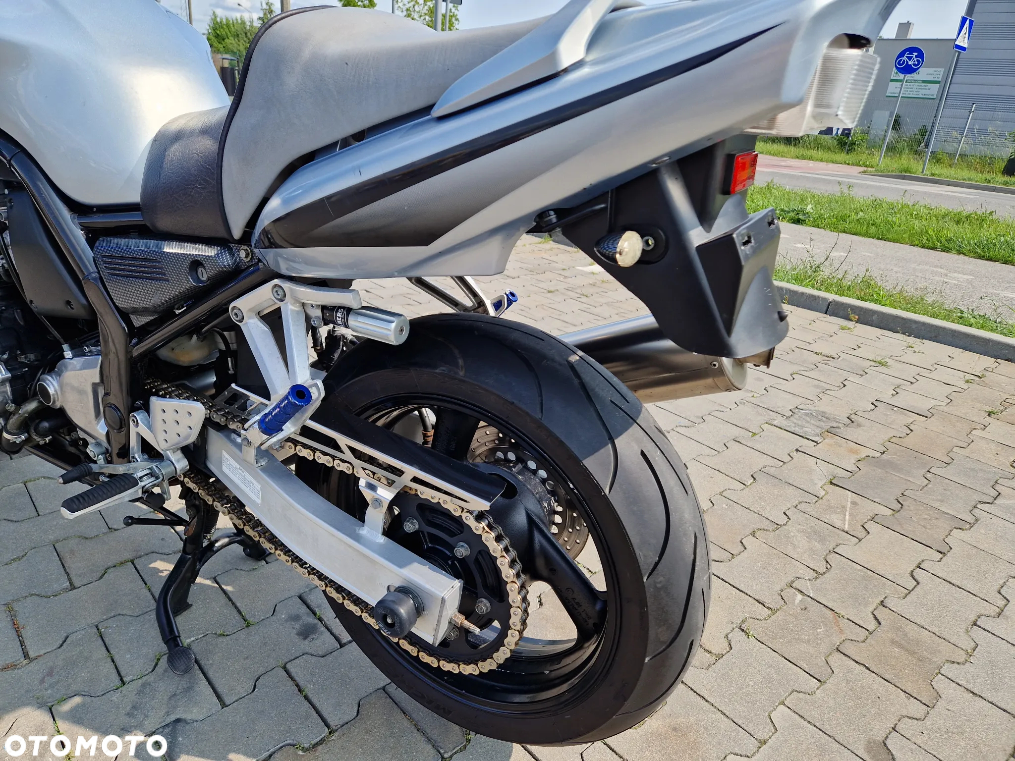 Yamaha FZS - 11