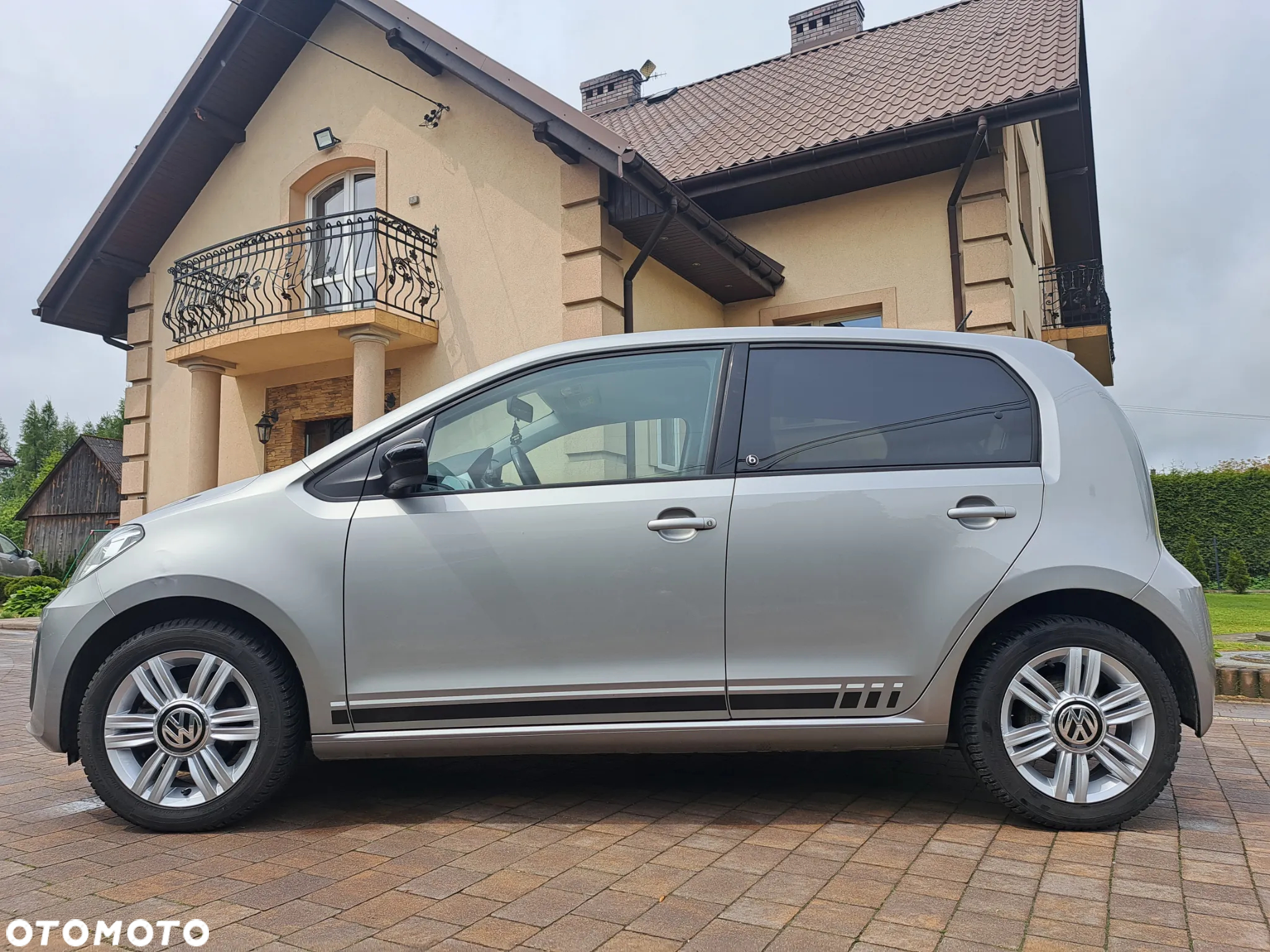 Volkswagen up! (BlueMotion Technology) beats - 3