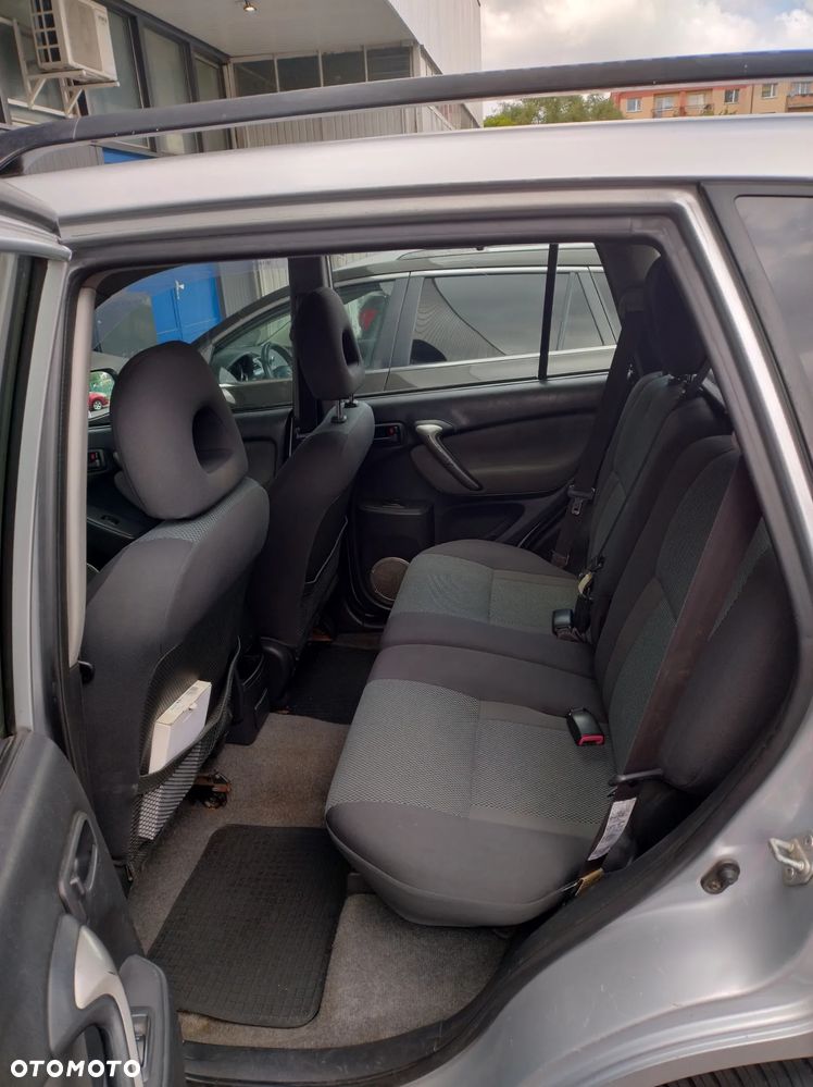 Toyota RAV4 2.0 D-4D 4x4 - 5